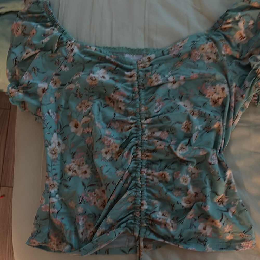 Just like new! Don’t want anymore. Medium.